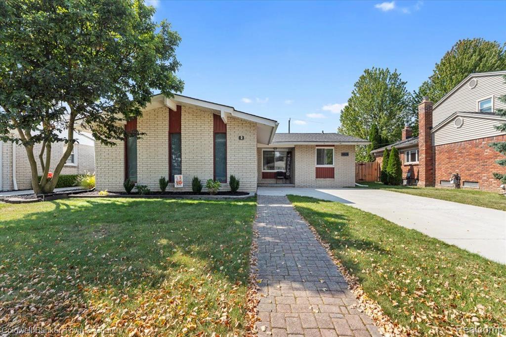 4824 Hillcrest Road Trenton, MI 48183 - Photo 1 of 26 Gallery Image 1