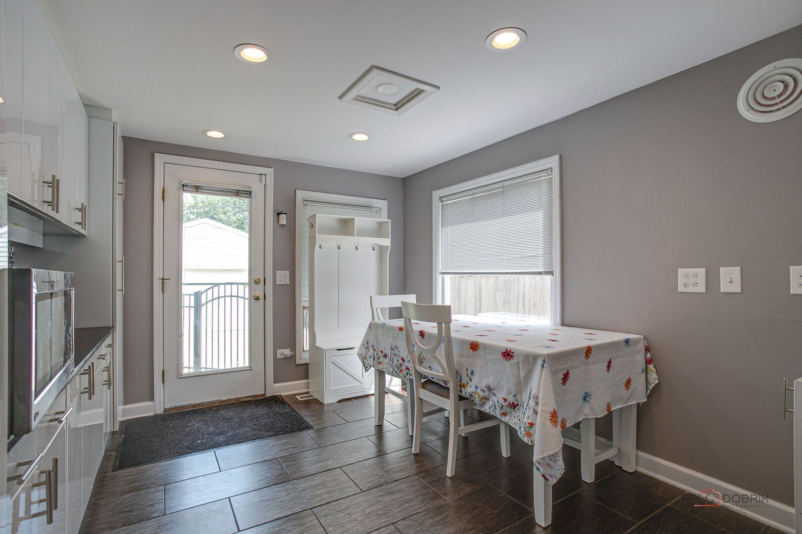 1243 Ridge Road Highland Park, IL 60035 - Photo 9 of 33 Gallery Image 9