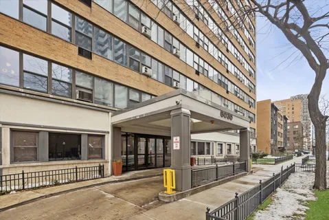 $169,900 | 6030 North Sheridan Road, Unit 1506, Chicago, IL 60660