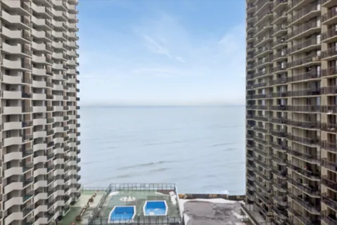 $169,900 | 6030 North Sheridan Road, Unit 1506, Chicago, IL 60660