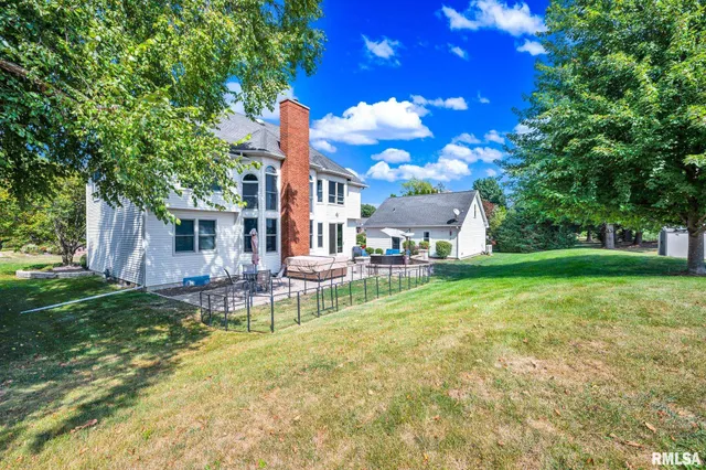 $449,900 | 530 Goodsill Drive, East Galesburg, IL 61430