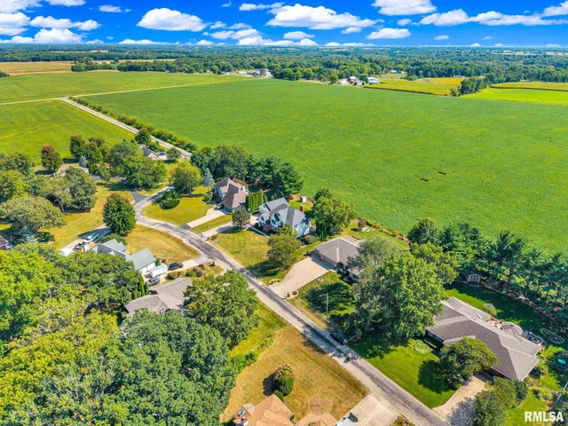 $449,900 | 530 Goodsill Drive, East Galesburg, IL 61430