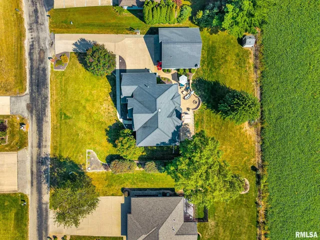 $449,900 | 530 Goodsill Drive, East Galesburg, IL 61430