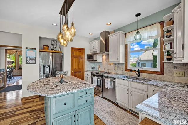 $449,900 | 530 Goodsill Drive, East Galesburg, IL 61430