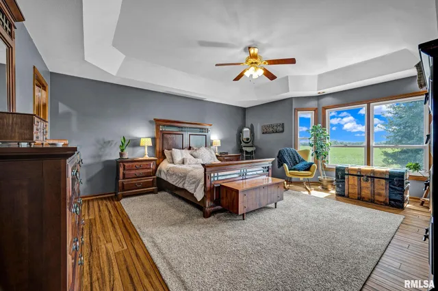 $449,900 | 530 Goodsill Drive, East Galesburg, IL 61430