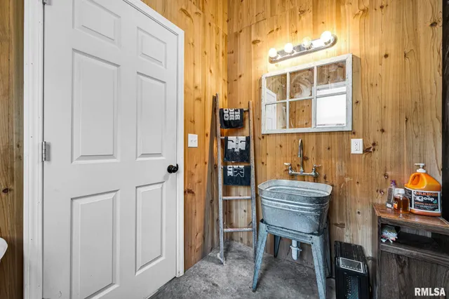 $449,900 | 530 Goodsill Drive, East Galesburg, IL 61430