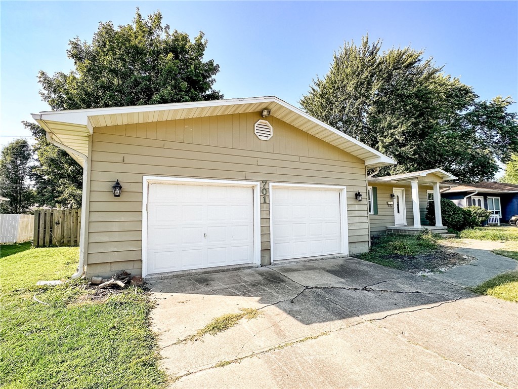 701 West Rustic Street Robinson, IL 62454 - Photo 35 of 36