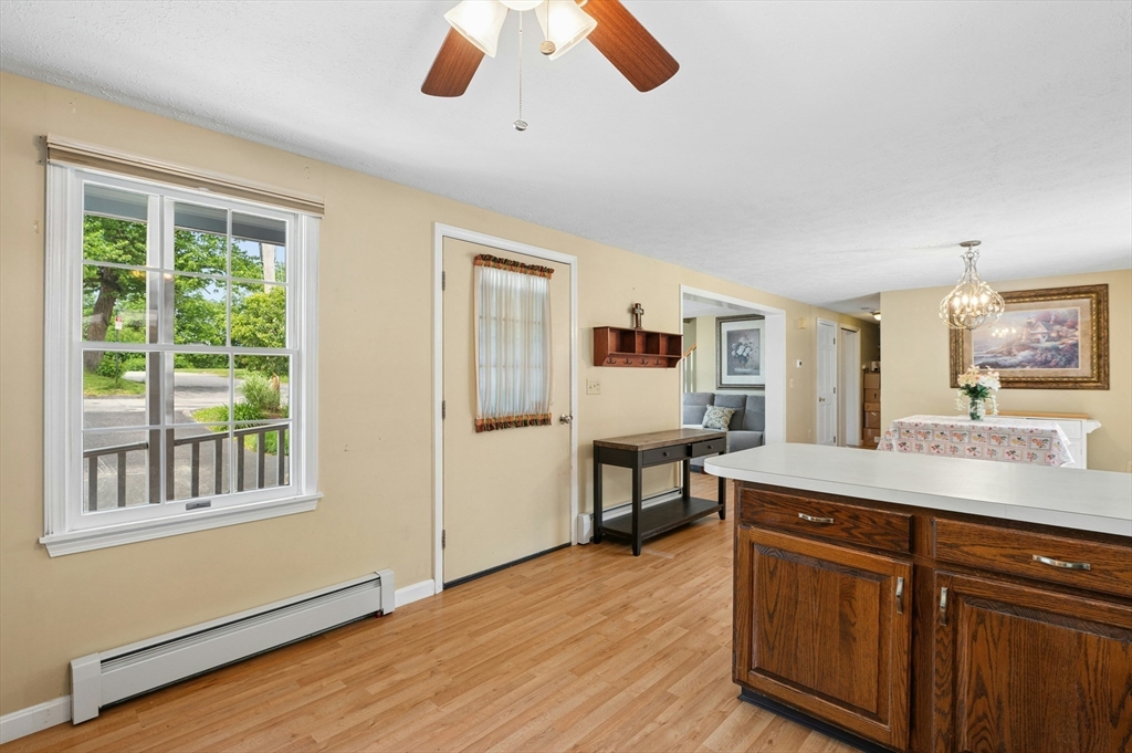 158 Copperfield Road Worcester, MA 01602 - Photo 11 of 42