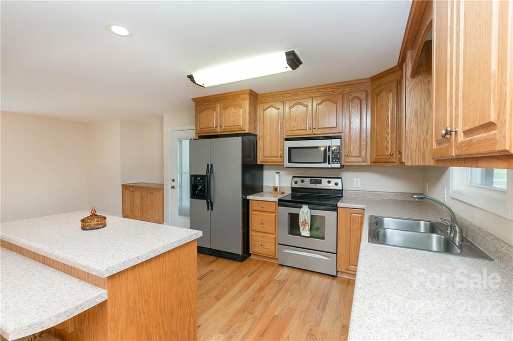 166 Wiggins Road Mooresville, NC 28115 - Photo 11 of 19 Gallery Image 11