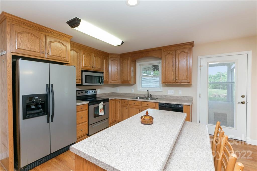 166 Wiggins Road Mooresville, NC 28115 - Photo 12 of 19 Gallery Image 12