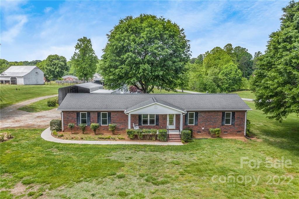 166 Wiggins Road Mooresville, NC 28115 - Photo 3 of 19 Gallery Image 3