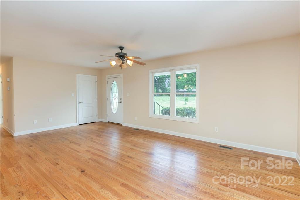 166 Wiggins Road Mooresville, NC 28115 - Photo 8 of 19 Gallery Image 8