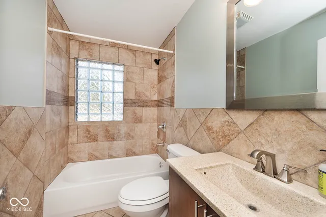 $199,900 | 5085 Kingsley Drive, Indianapolis, IN 46205