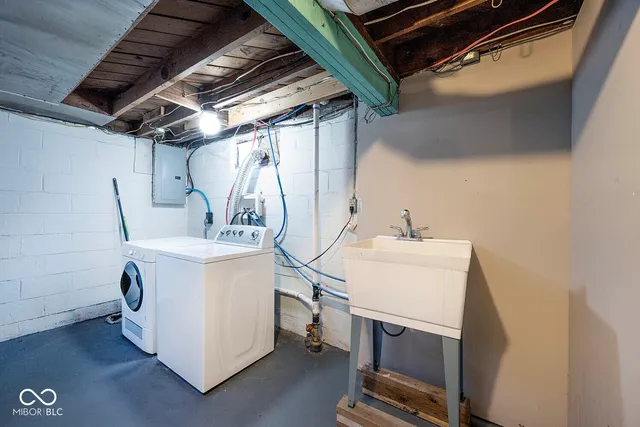 $199,900 | 5085 Kingsley Drive, Indianapolis, IN 46205