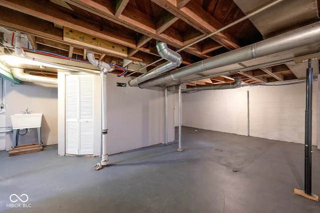 $199,900 | 5085 Kingsley Drive, Indianapolis, IN 46205