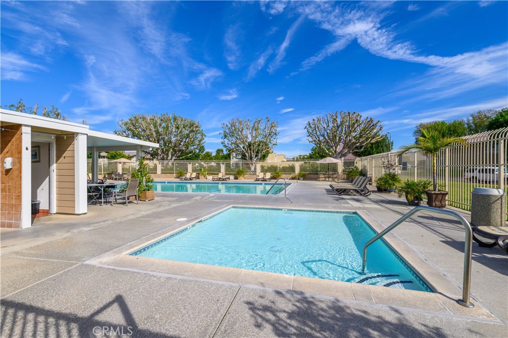 51 Oval Road, Unit 1 Irvine, CA 92604 - Photo 22 of 23 a view of a basket ball ground