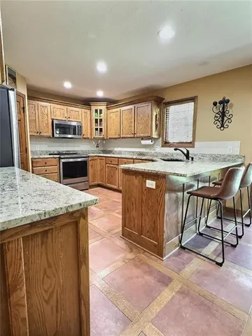 $470,000 | 1811 West Village Lane, Springfield, MO 65807