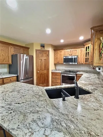 $470,000 | 1811 West Village Lane, Springfield, MO 65807