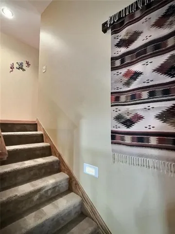 $470,000 | 1811 West Village Lane, Springfield, MO 65807