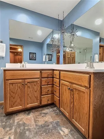 $470,000 | 1811 West Village Lane, Springfield, MO 65807