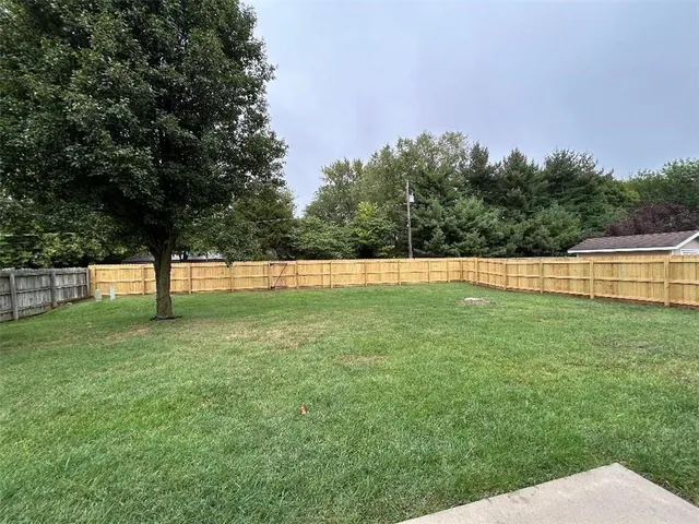 $470,000 | 1811 West Village Lane, Springfield, MO 65807