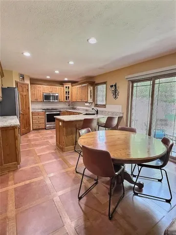 $470,000 | 1811 West Village Lane, Springfield, MO 65807