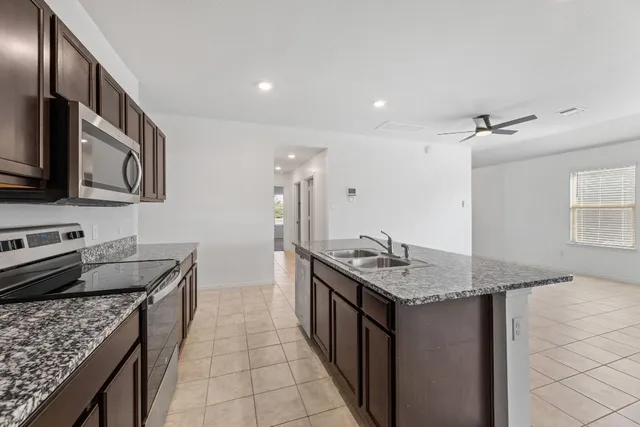 $1,550 | 141 Hammond Court, Jarrell, TX 76537