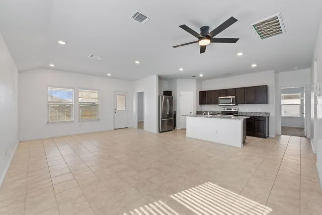 $1,550 | 141 Hammond Court, Jarrell, TX 76537