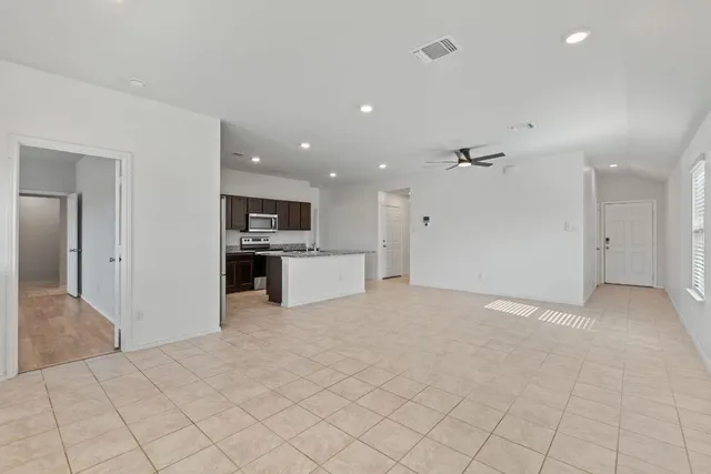 $1,550 | 141 Hammond Court, Jarrell, TX 76537