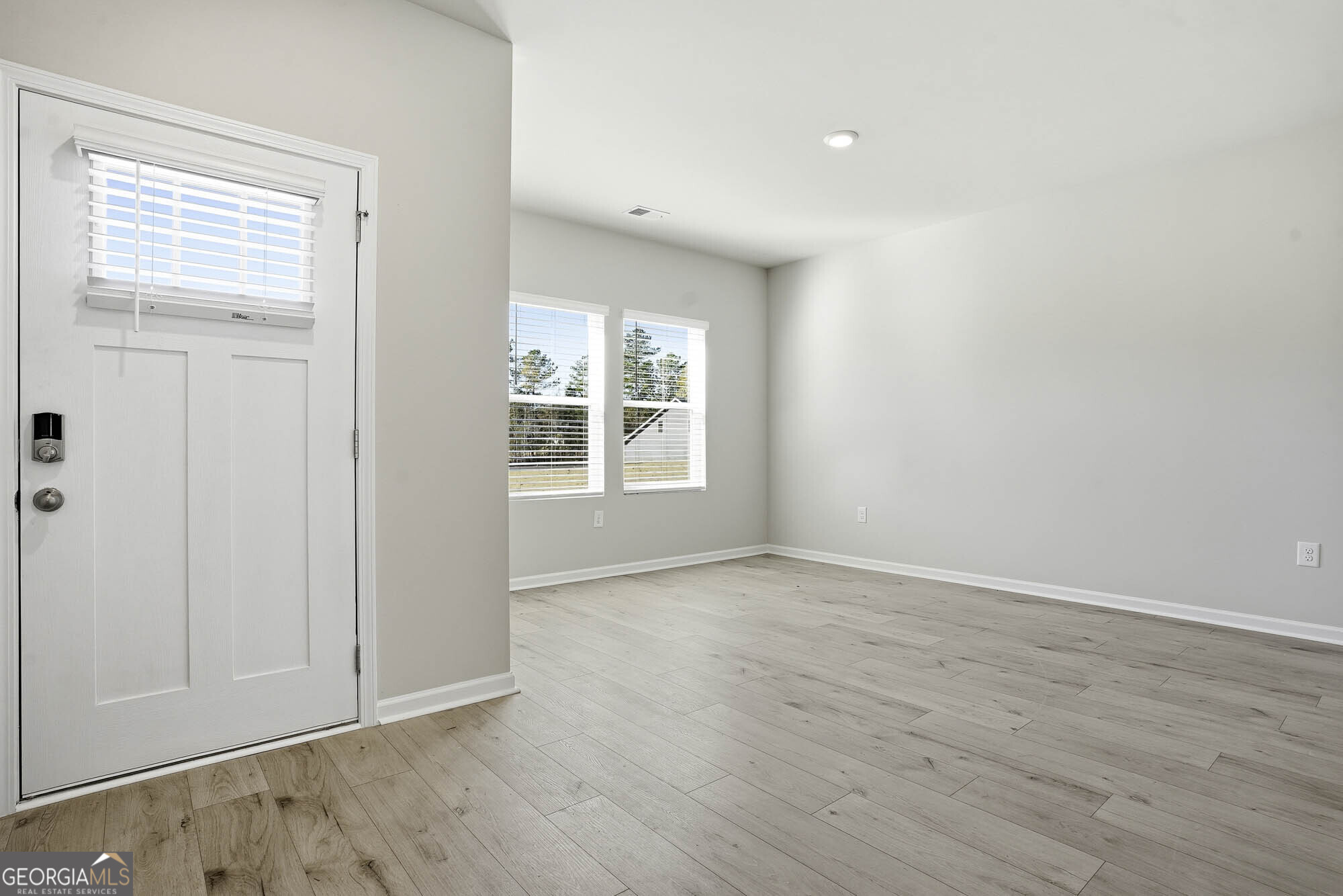 135 Post Oak Drive Jackson, GA 30233 - Photo 6 of 31