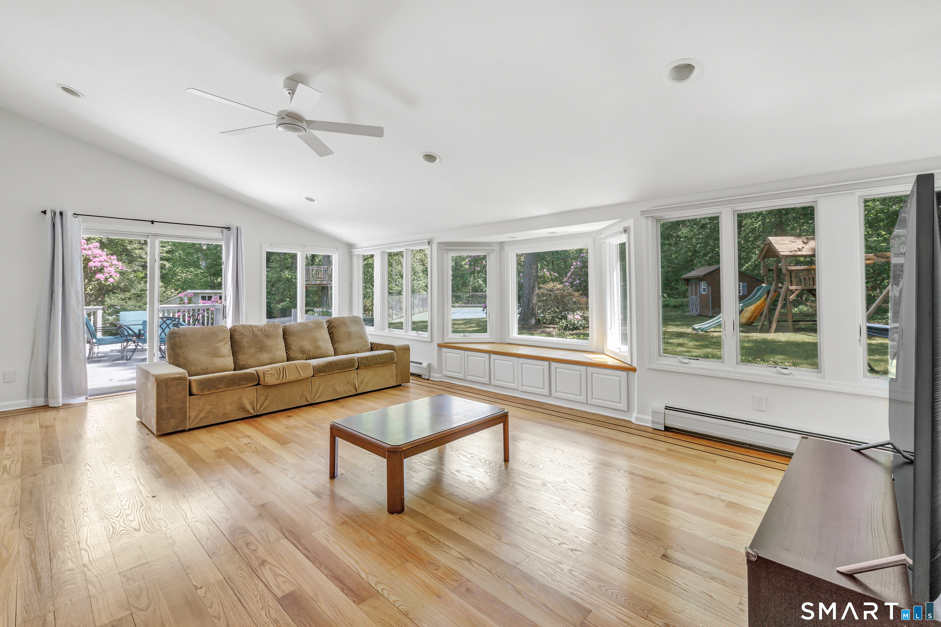76 Greenbrier Road Trumbull, CT 06611 - Photo 5 of 38