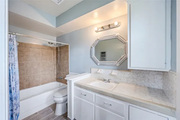 $1,800 | 70 Annette Lane, Houston, TX 77076