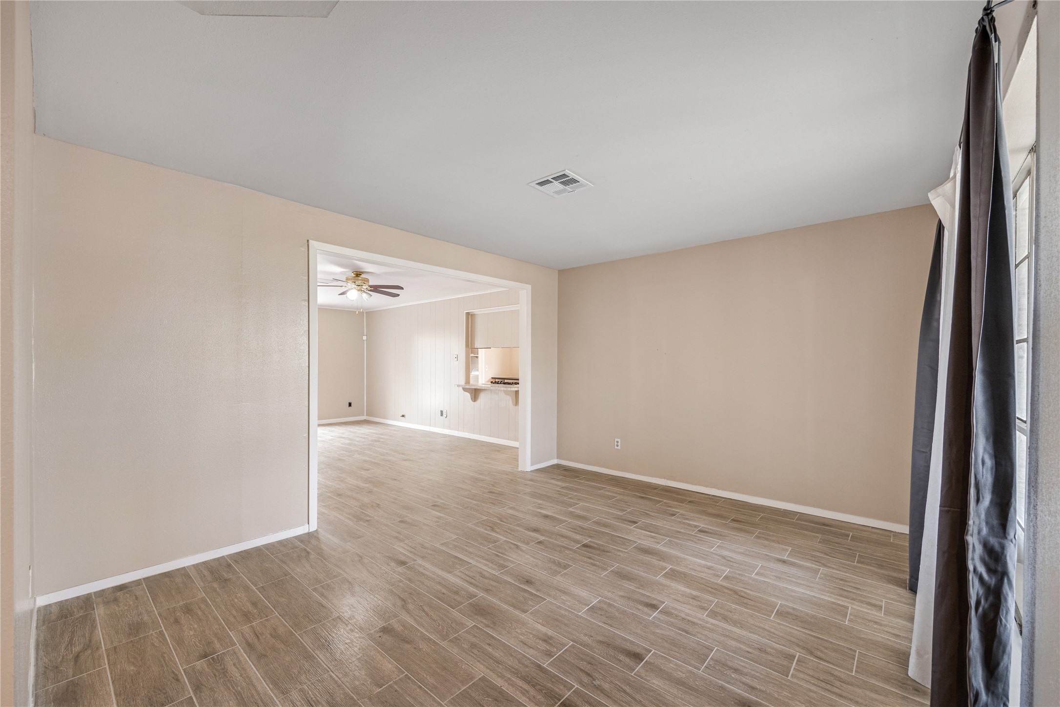 70 Annette Lane Houston, TX 77076 - Photo 4 of 19