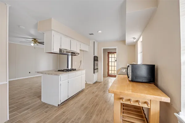 $1,800 | 70 Annette Lane, Houston, TX 77076