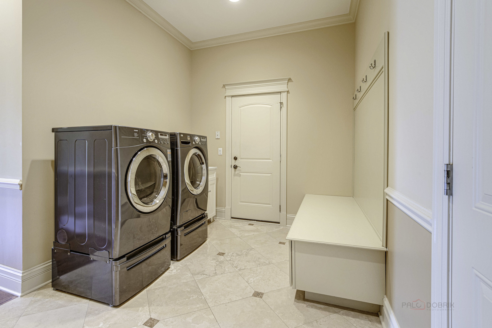 214 Linden Road Northbrook, IL 60062 - Photo 23 of 56 a utility room with dryer and washer