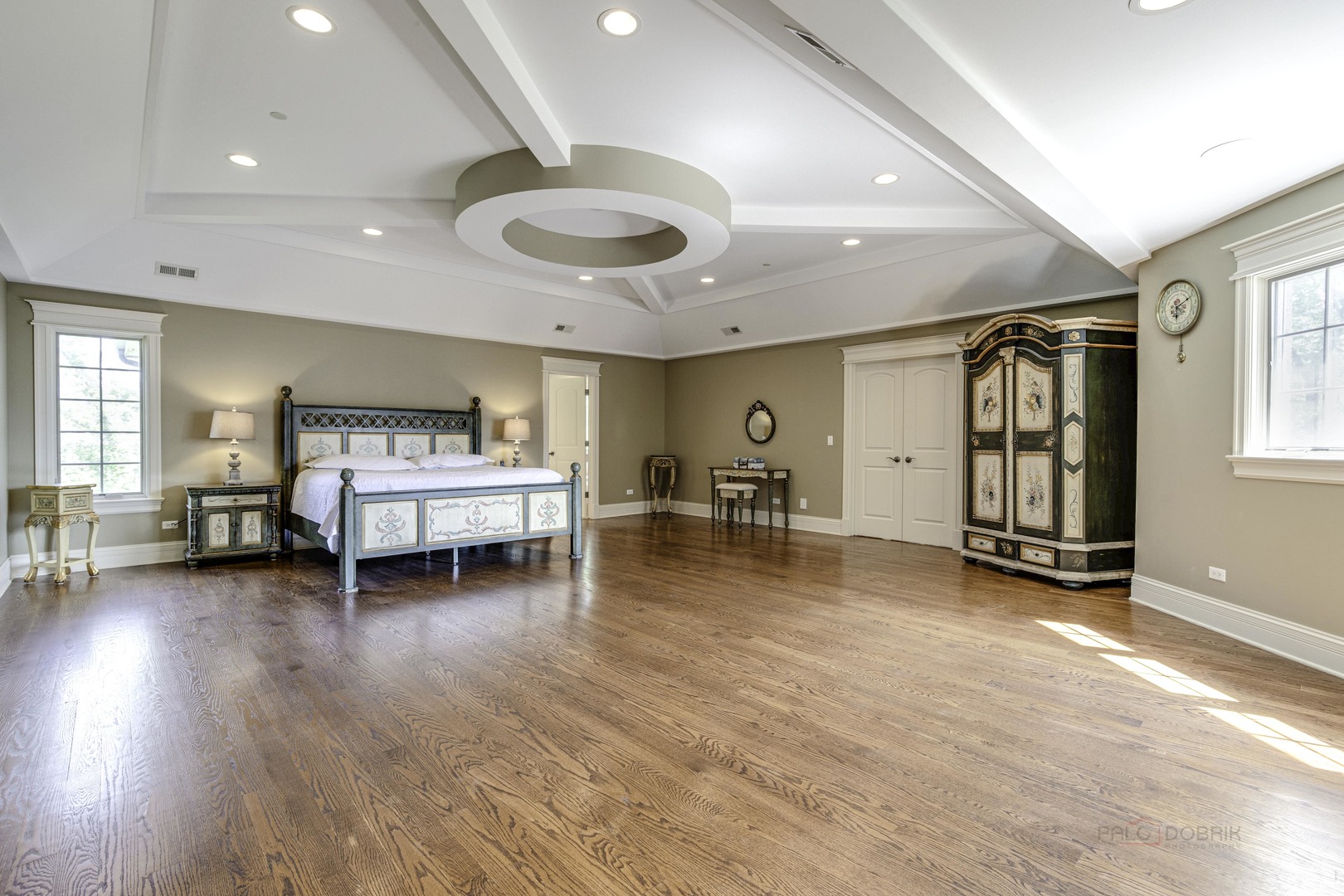 214 Linden Road Northbrook, IL 60062 - Photo 27 of 56 a view of livingroom with furniture and window