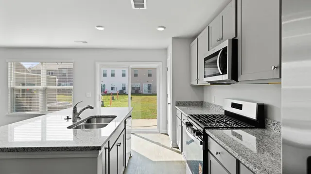 $323,690 | 633 Pleasant Grv Way, Summerville, SC 29486