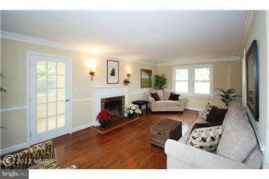 10112 Pierce Drive Silver Spring, MD 20901 - Photo 4 of 29 Living Room