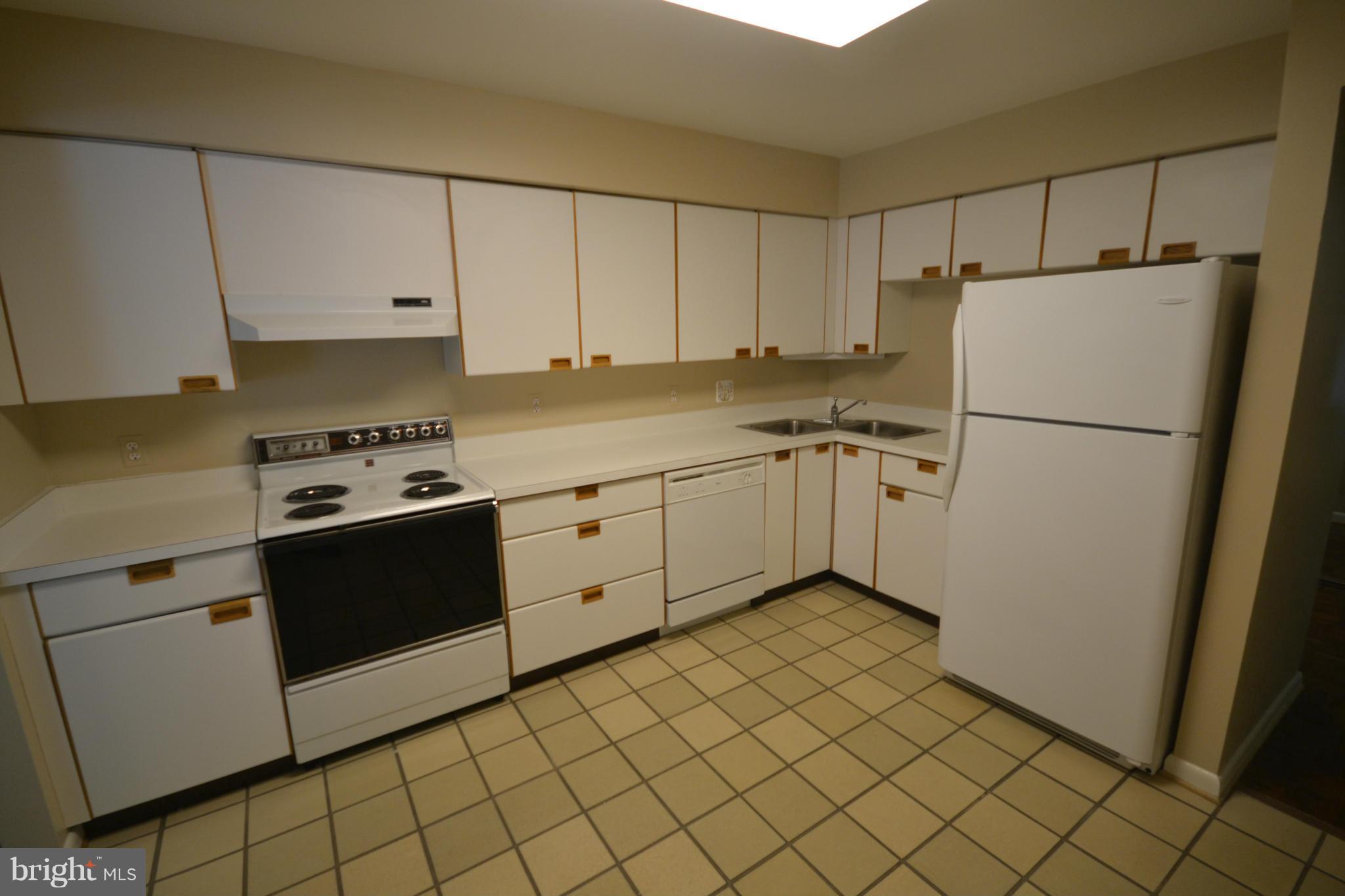 2135 Woodbox Lane, Unit B Baltimore, MD 21209 - Photo 5 of 13 Kitchen