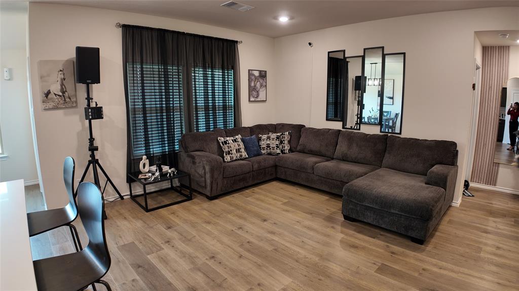 1215 Rustic Vw Lane Denton, TX 76207 - Photo 5 of 25