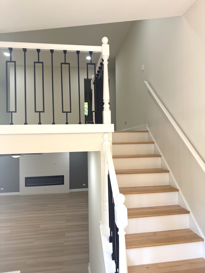 425 Carriage Hill Road Naperville, IL 60565 - Photo 6 of 42