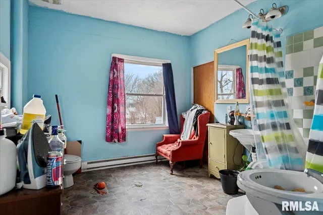 $176,900 | 922-924 North 4th Street, Springfield, IL 62702