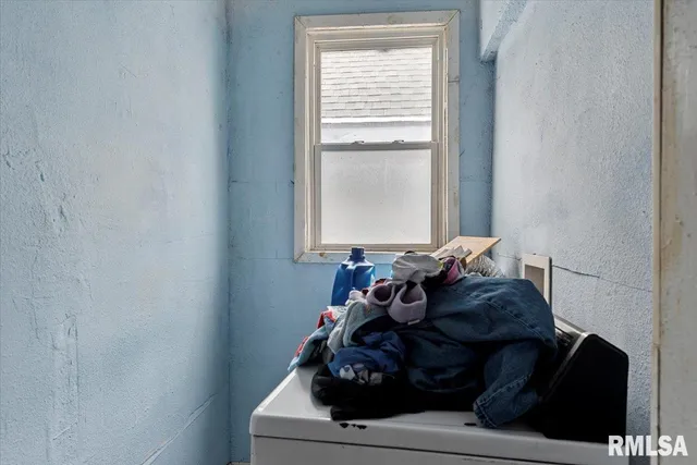 $176,900 | 922-924 North 4th Street, Springfield, IL 62702