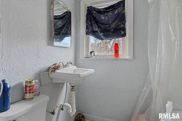 $176,900 | 922-924 North 4th Street, Springfield, IL 62702