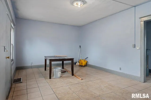 $176,900 | 922-924 North 4th Street, Springfield, IL 62702