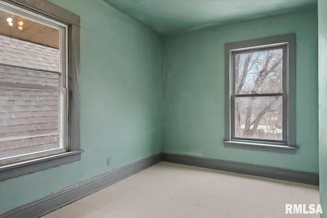 $176,900 | 922-924 North 4th Street, Springfield, IL 62702