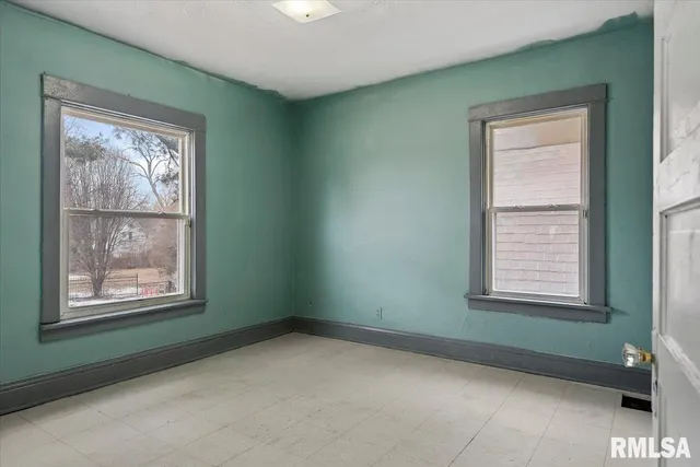 $176,900 | 922-924 North 4th Street, Springfield, IL 62702