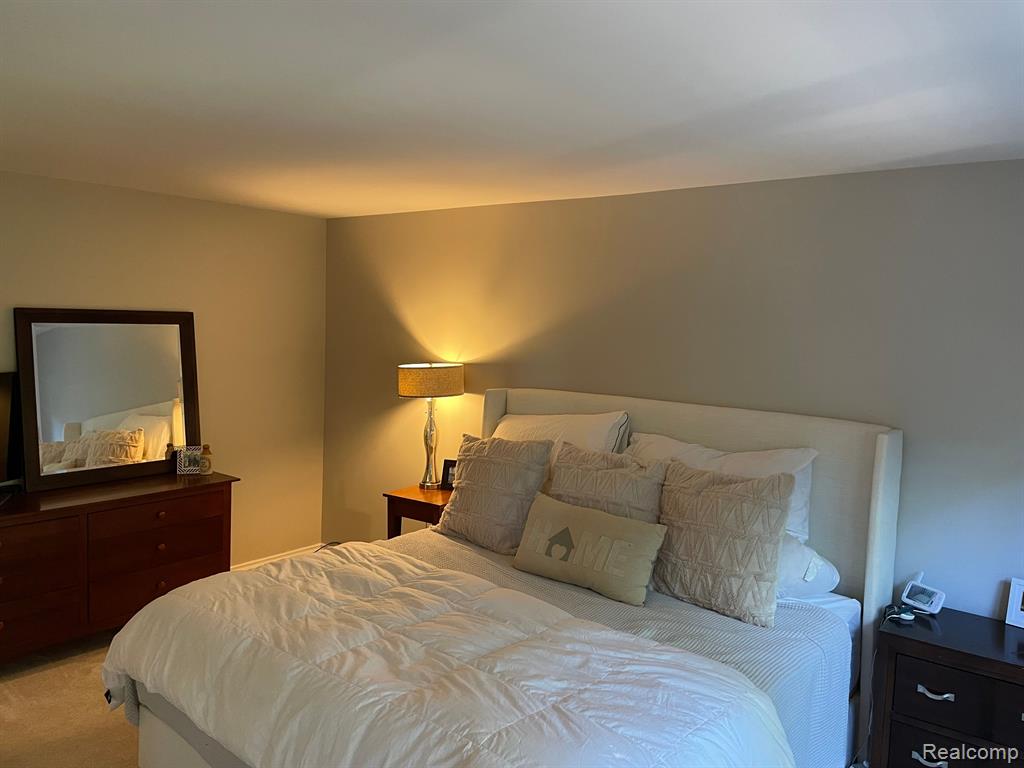650 Lake Forest Road Rochester Hills, MI 48309 - Photo 17 of 30