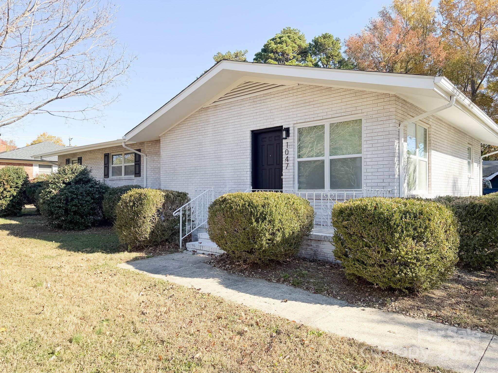 a view of a house with a outdoor space
