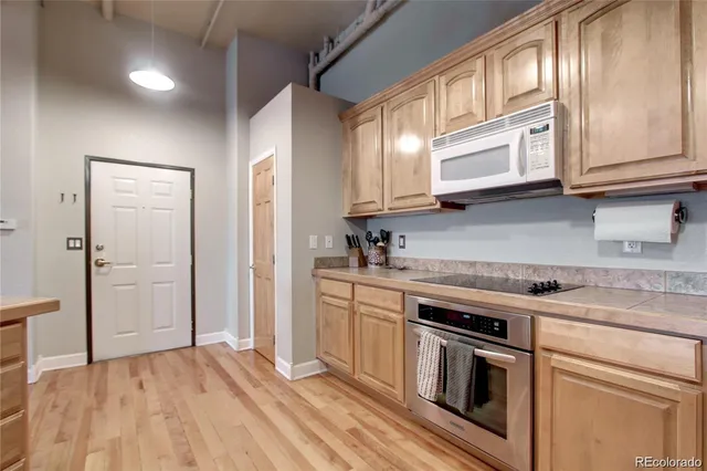 $2,400 | 2560 Blake Street, Unit 203, Denver, CO 80205